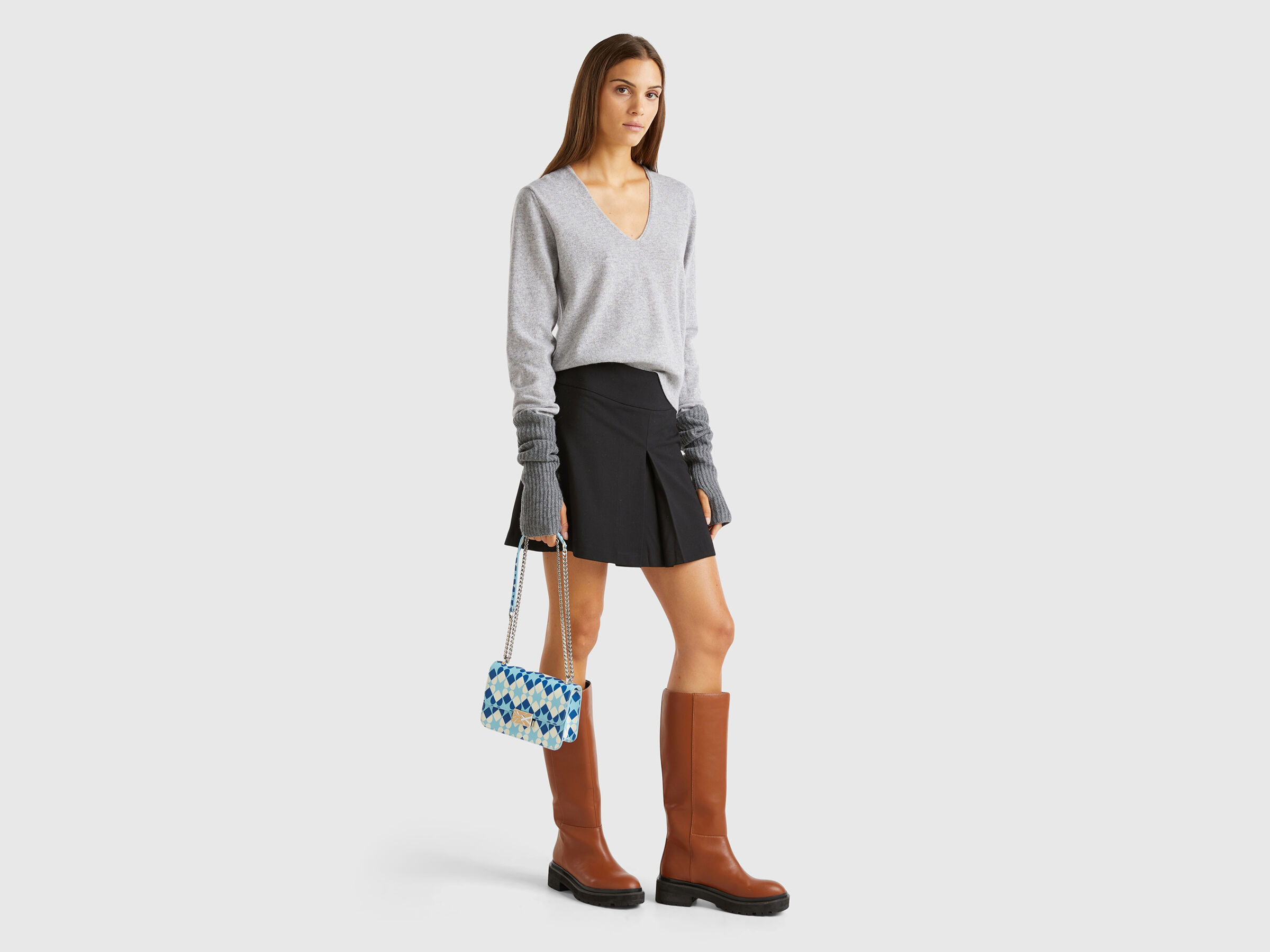 V NECK SWEATER L/S Women image number 3